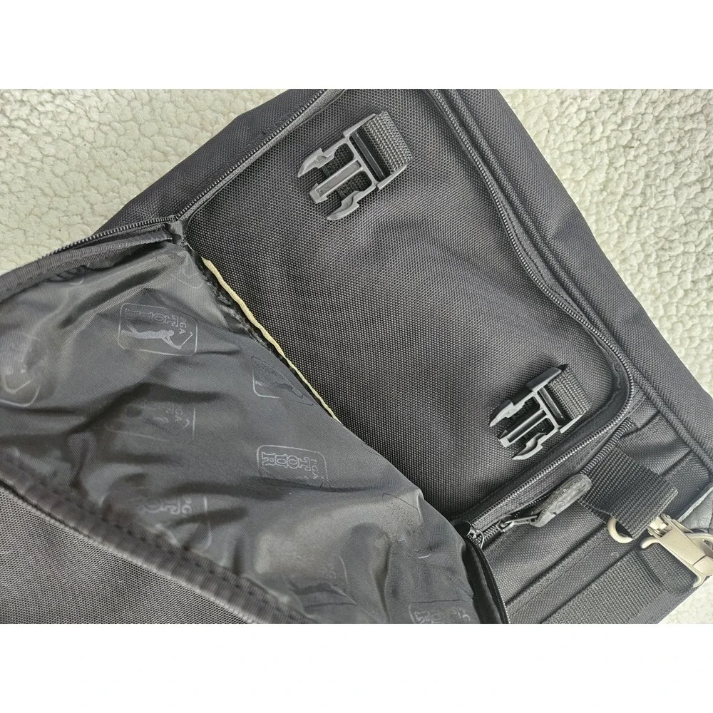 Golf PGA Tour Partners Club Life Member Tri Folding Garment‎ Bag Storage Brand